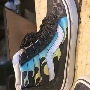 Vans off the wall Skate sneaker high-top sz. 6